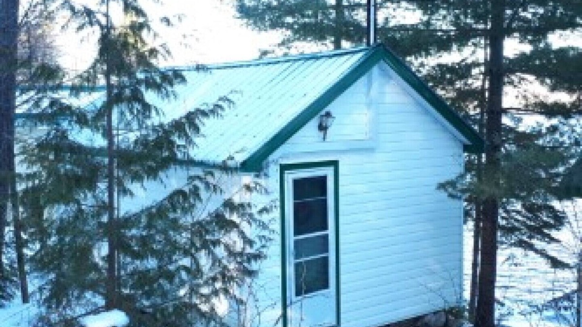 Addington Highlands Cottage | Cottage #3: Pristine Waterfront! Cottages on the edge of Bon Echo