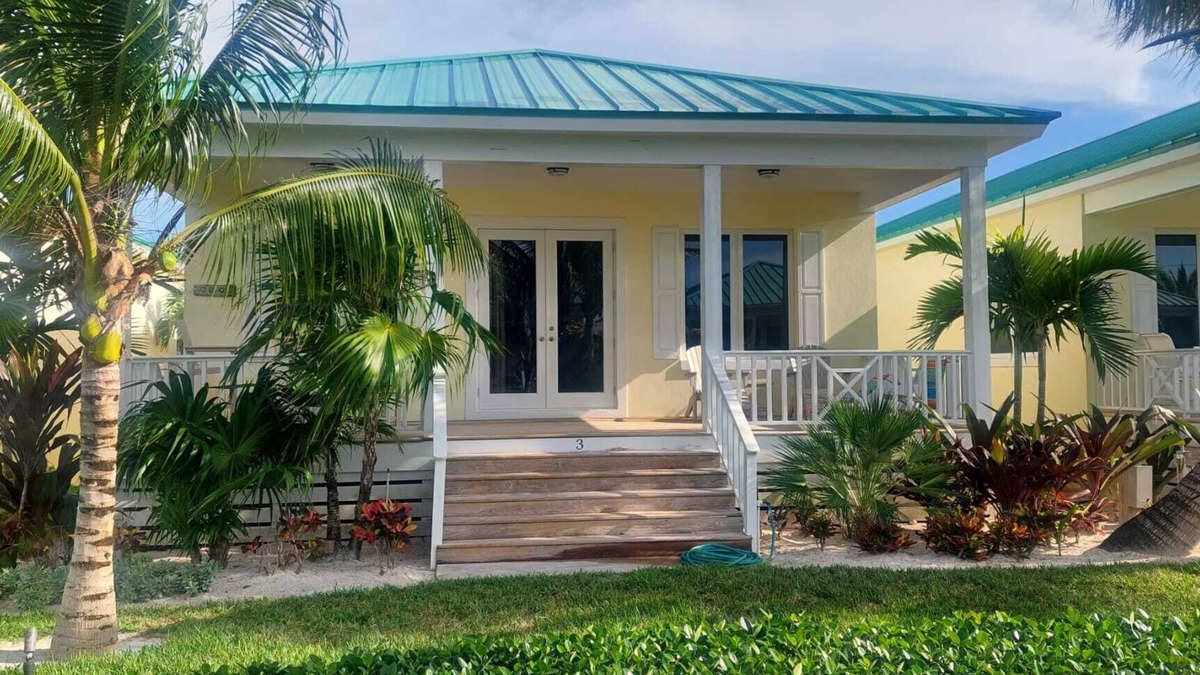 Treasure Cay Cottage | Cottage # 3 - Sleeps 8 and just steps away from the beach!n
