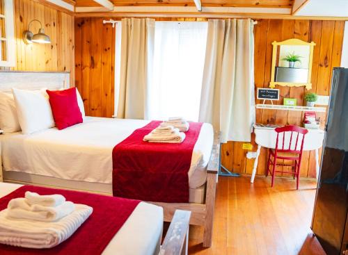 Wolfeboro Apartment | Cottage 4 - 1 Bed w/Loft/1 Bath & Courtyard