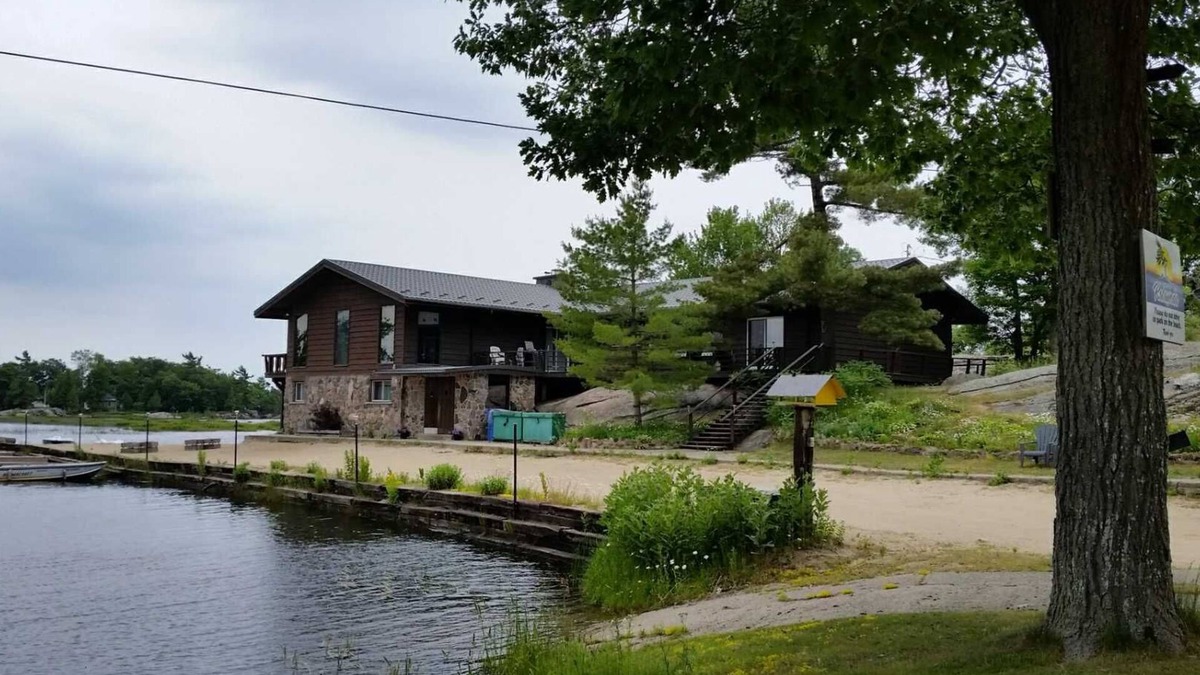 Carling Cabin | Cottage #4 -2 Bedroom Cottage at Katawoda Cottages