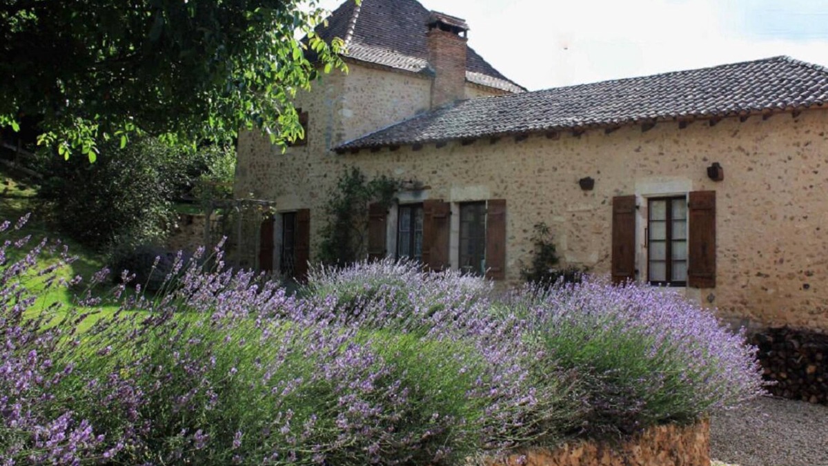 Salon House | Cottage 4/6 p, heated pool, infrared sauna, large private garden