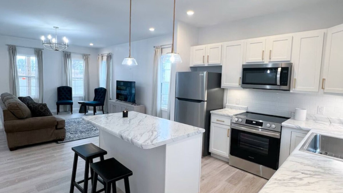 Farmers Cottage | Cottage 4 at MeadowView- near cave run lake!