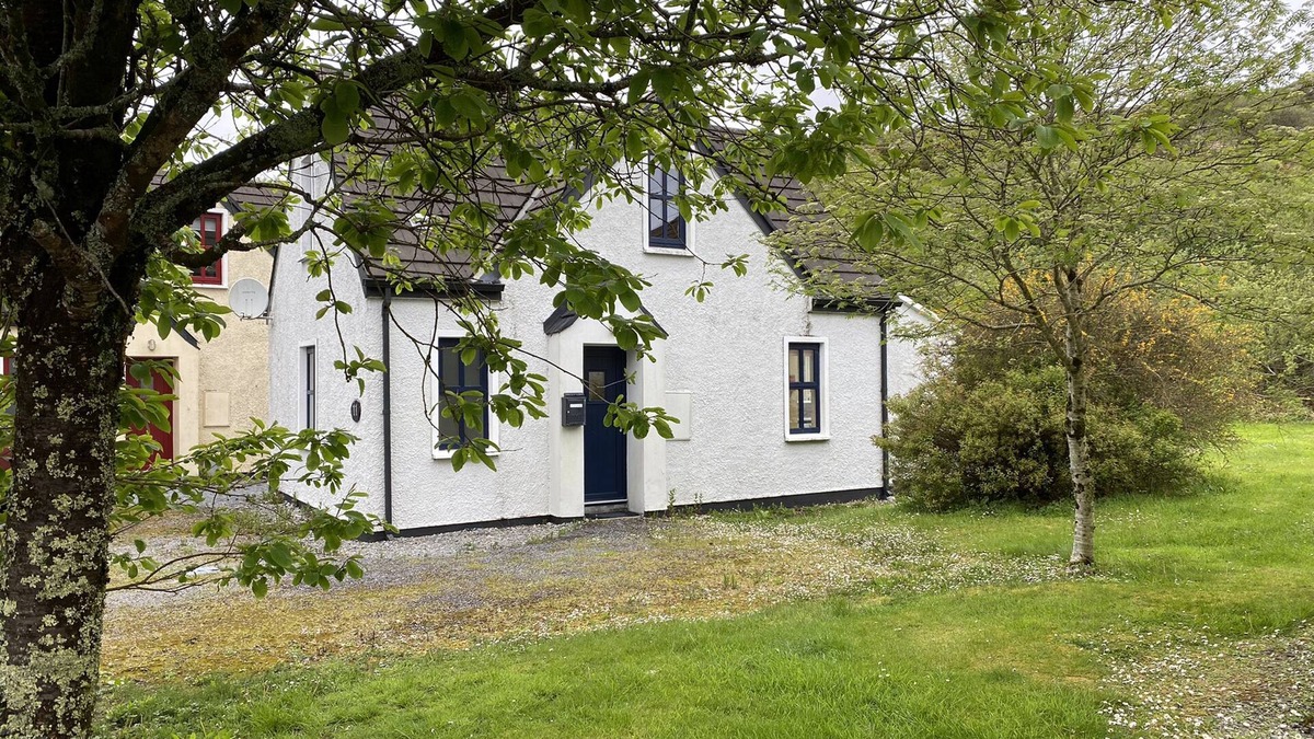 Clifden Cottage | Cottage 466 - Clifden - sleeps 5 guests in 3 bedrooms