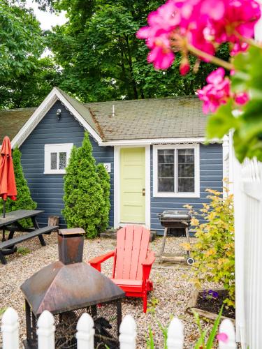 Wolfeboro Apartment | Cottage 5-6 - 2 Bedroom/1 Bath End Unit