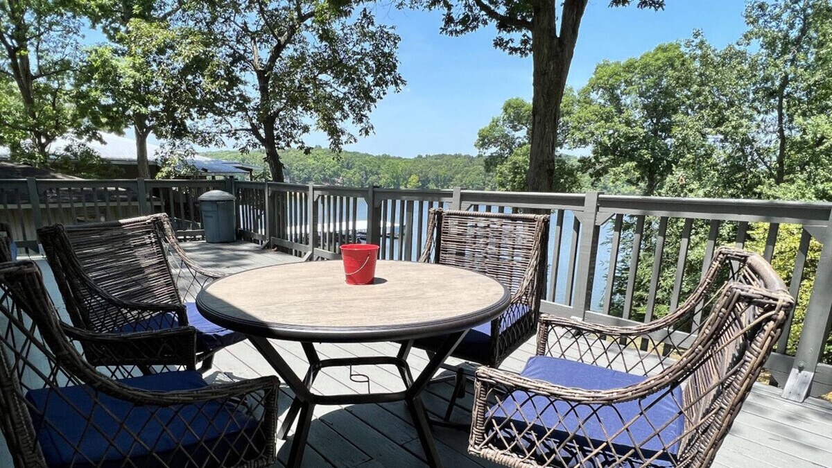 Almo Cabin | Cottage 6 - Lakefront Cottage on Kentucky Lake - Sleeps 8 - Pet Friendly!