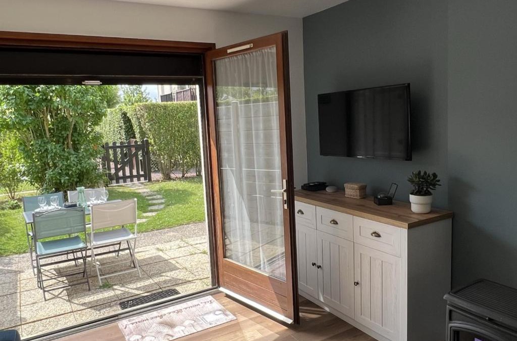Cabourg Apartment | *Cottage 6 pers à Cabourg - Proche plage et thalasso, jardin, parking, Wi-Fi gratuit* - FR-1-487-358