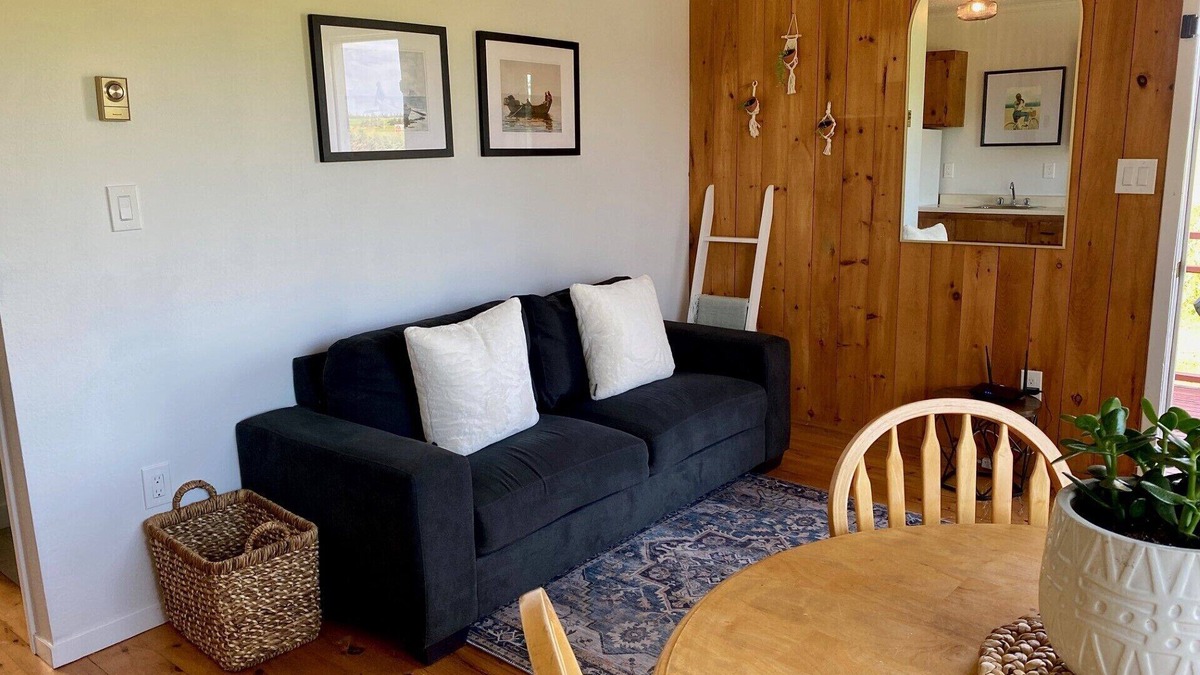 French River Cottage | Cottage #7 with coastal decor - 1 bedroom - pet friendly!
