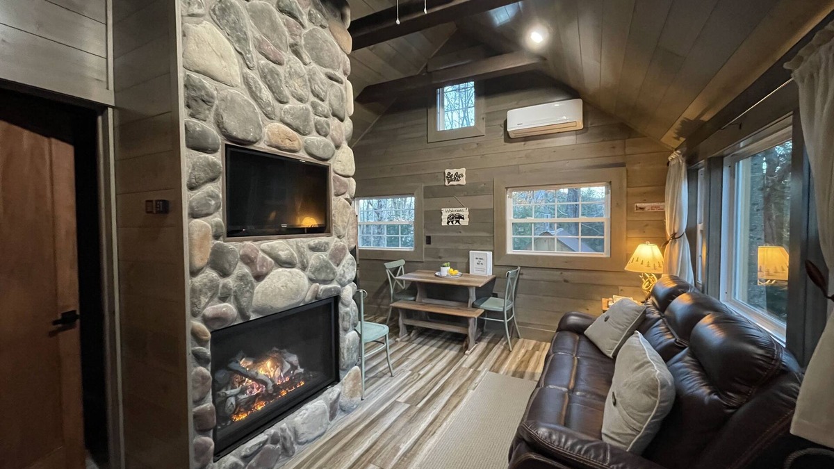 Old Forge Cottage | Cottage “7th Lake" Two Bedroom Cottage at The Lakes