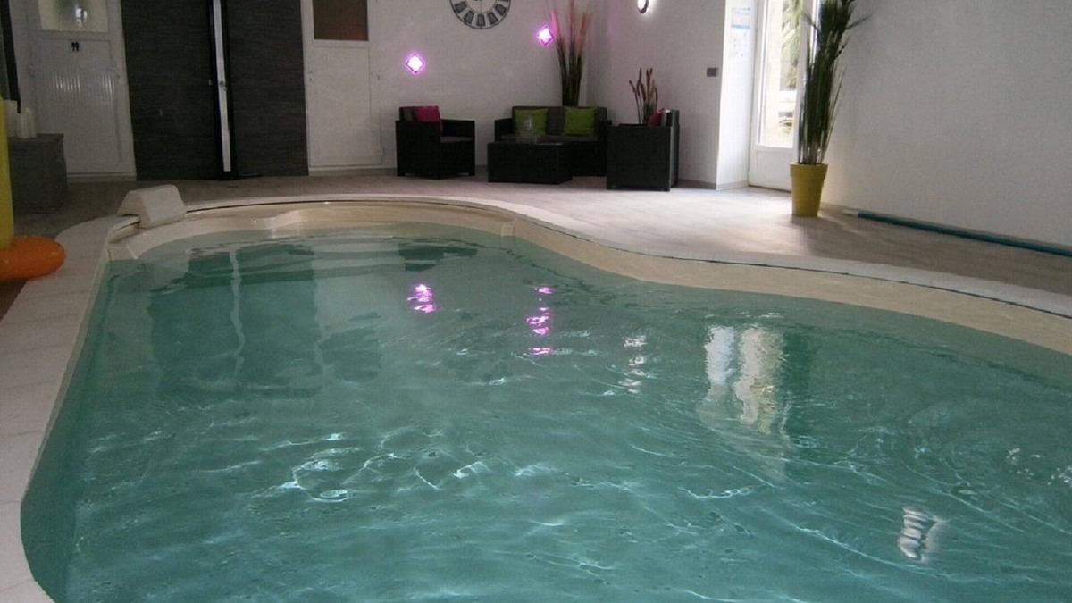 Cartigny l'Epinay Cottage | Cottage 8 people with heated indoor pool and fishing pond.