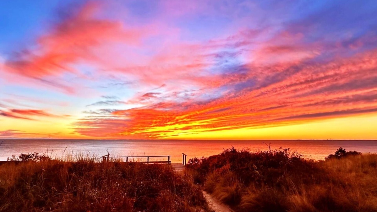 Truro Cottage | Cottage #8 - Spectacular views of Cape Cod Bay on a private association beach!