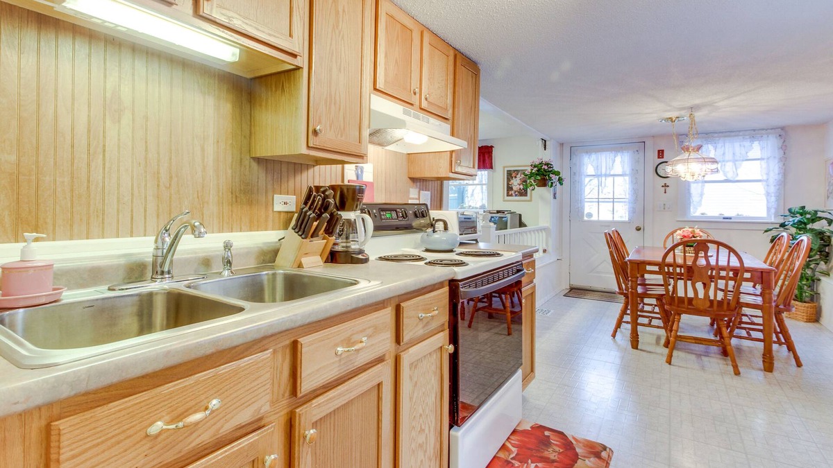 Ludlow Cottage | Cottage Across Street from the Lake w/60' Water Frontage Access, Private Dock