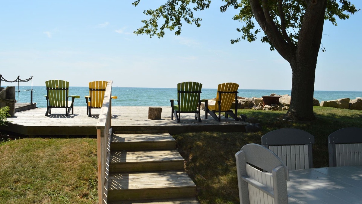 Leamington Cottage | Cottage and Guest House; large yard & firepit