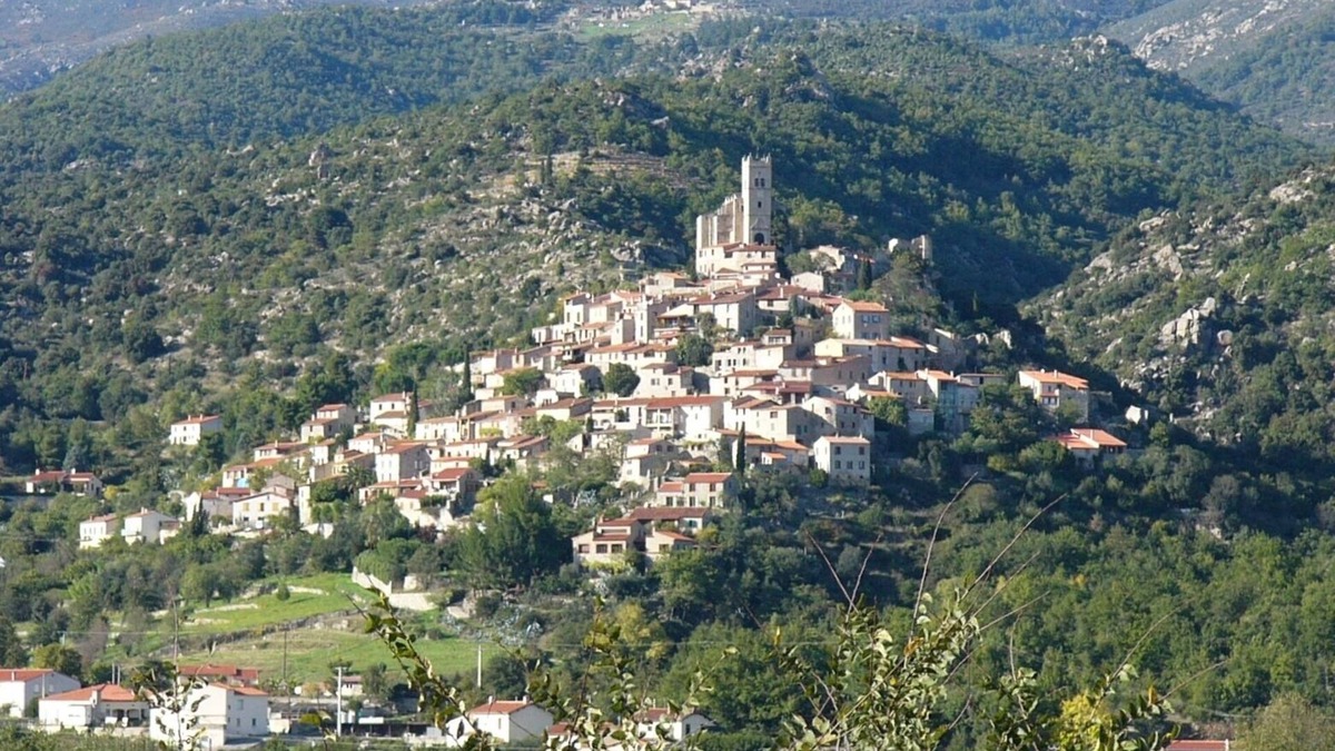 Eus Apartment | Cottage Apartment In The Heart Of The Beautiful Village Of Eus