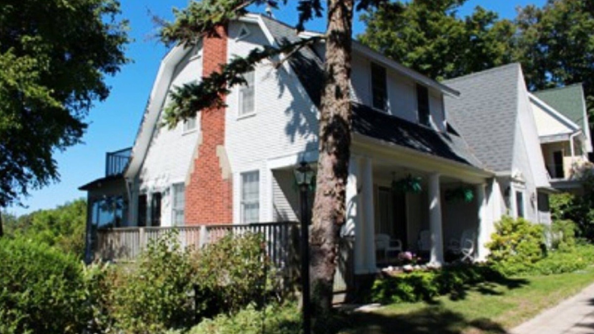 Macatawa Apartment | Cottage Apartment, Macatawa Park, Comfortably sleeps 2 + 1