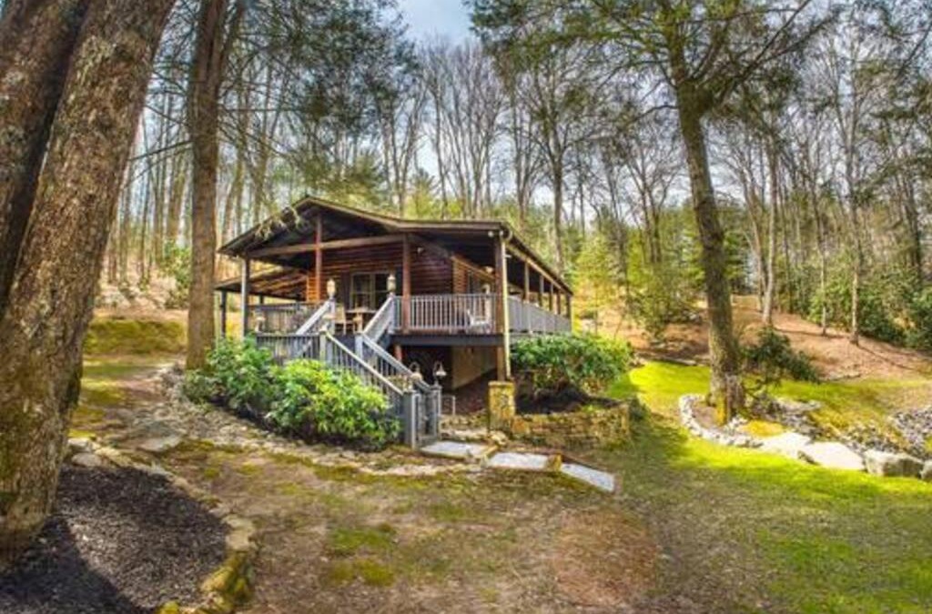 Glenville House | Cottage at Casuarina Lodge - Luxury, Pet Friendly