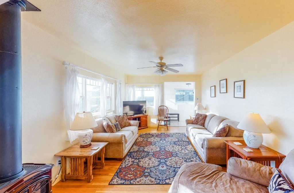 Newport House | Cottage at Nye Beach