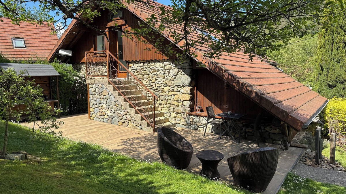 Saint-Mury-Monteymond Cottage | cottage balcony belledonne near Grenoble
