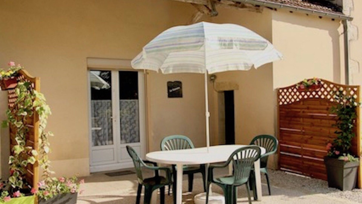 Ouzouer-sur-Trezee Cottage | Cottage beside the Briare Canal, in the heart of Puisaye ponds.