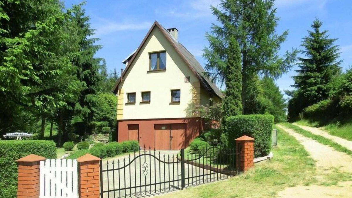 Dabrowno House | Cottage by Lake Dabrowa with Fishing