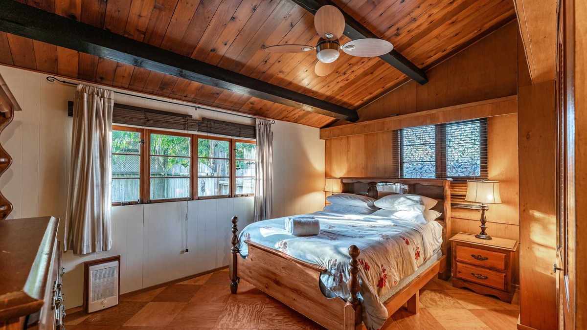 Regional District of Nanaimo Cottage | Cottage By The Lake