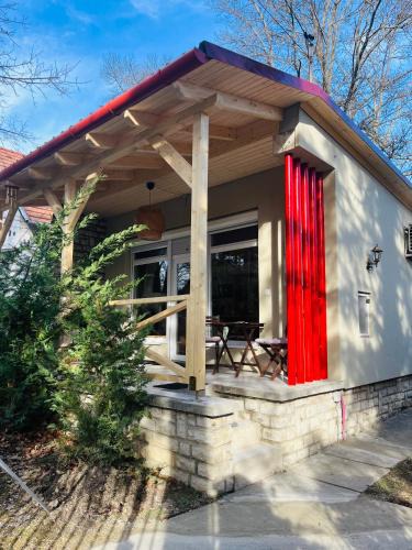 Balatonudvari Apartment | Cottage by the Lake
