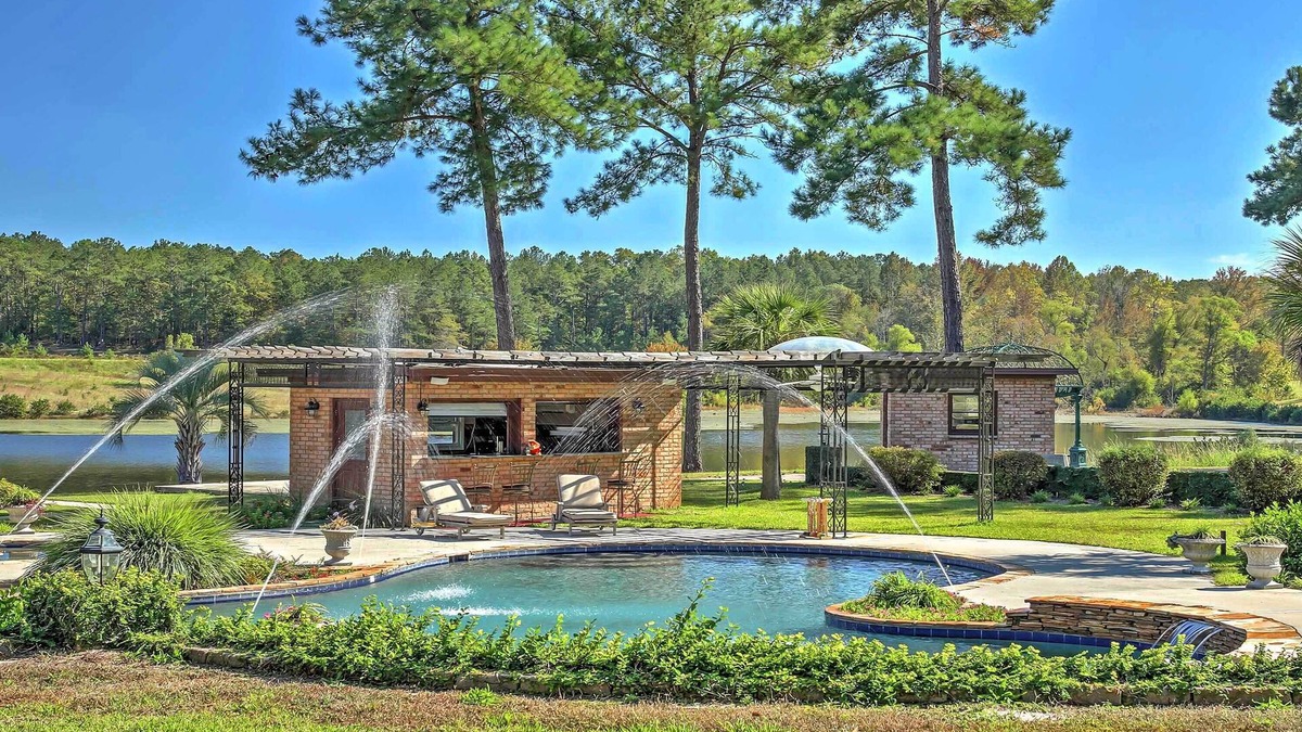 Ridgeway Cottage | 'cottage by the Pond' on Gorgeous Expansive Estate