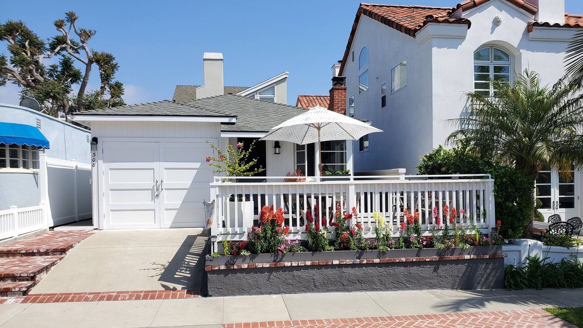 Corona del Mar House | Cottage by the Sea. Charming two bedroom, two full bath front unit in CDM.