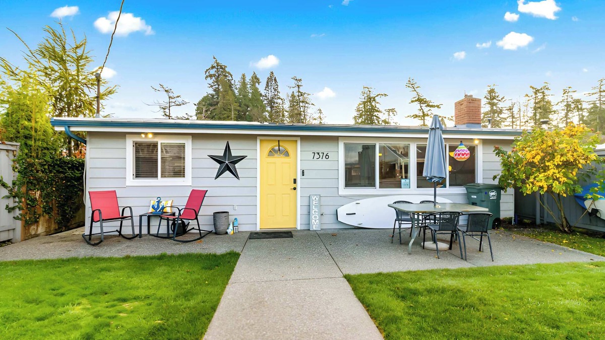 Birch Bay House | Cottage & Cabana between creek and Bay
