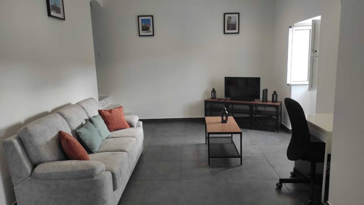 Alandroal Cottage | Cottage 'Casa Da Mina' with Private Terrace, Wi-Fi and Air Conditioning