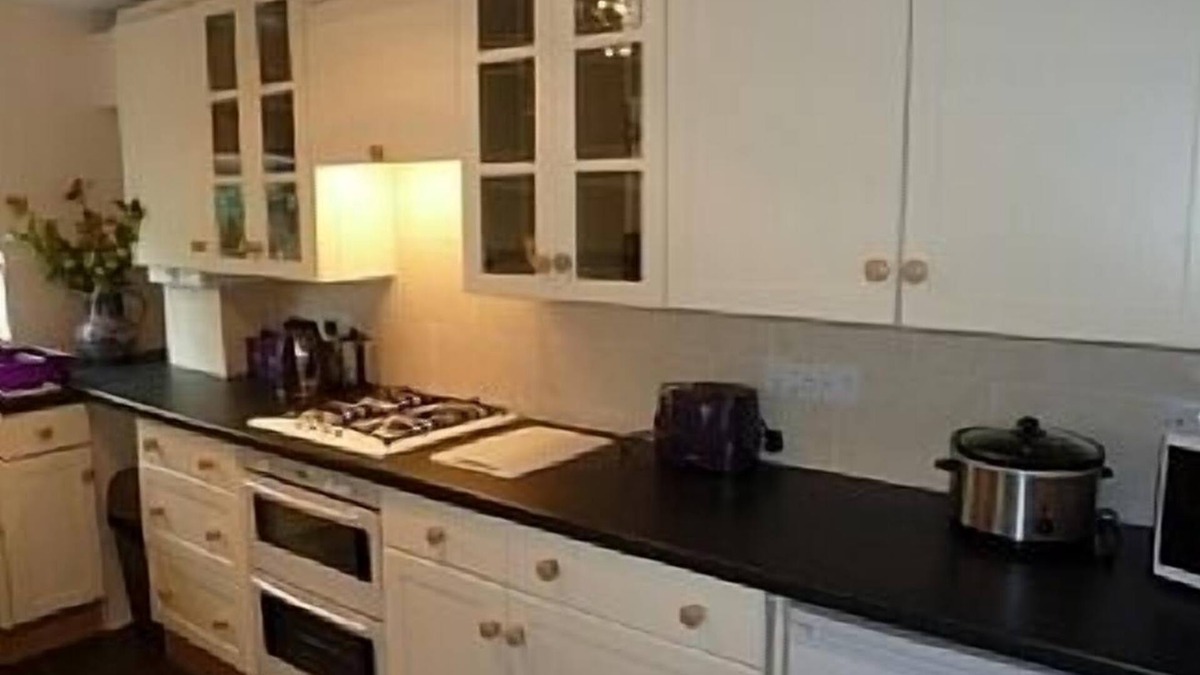 Keswick House | Cottage Centre Of Keswick 4 Bedrooms 2 Bathrooms Sleeps 8/10 With Parking.