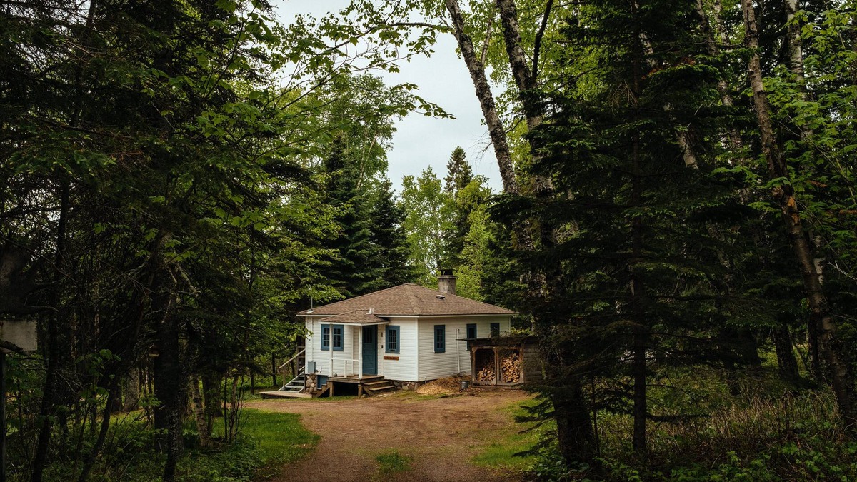 Lutsen Cottage | Cottage Charm in the North Woods of Lutsen!