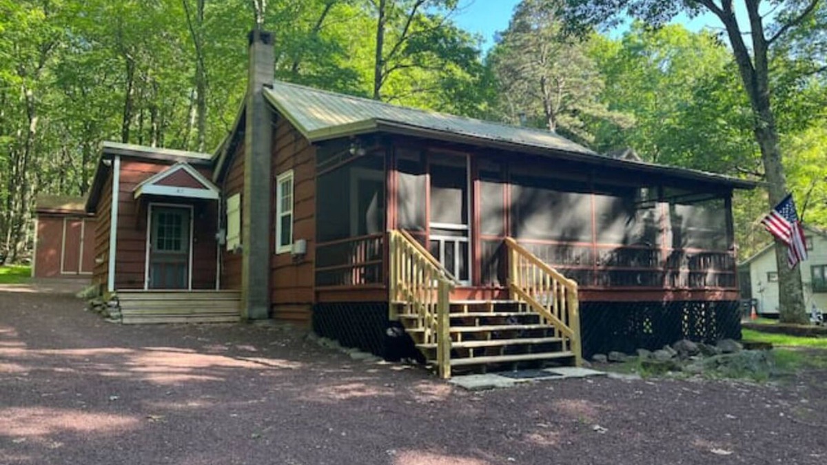 Lake Harmony Cottage | Cottage Close to Lake w Fireplace/FirePit/Wildlife
