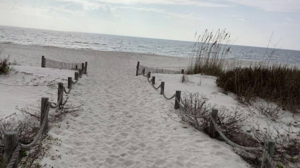 Port St. Joe Cottage | Cottage Cozy Corner Boat Parking 2 blks. from Boat Ramp 7 Min. Drive To Beach
