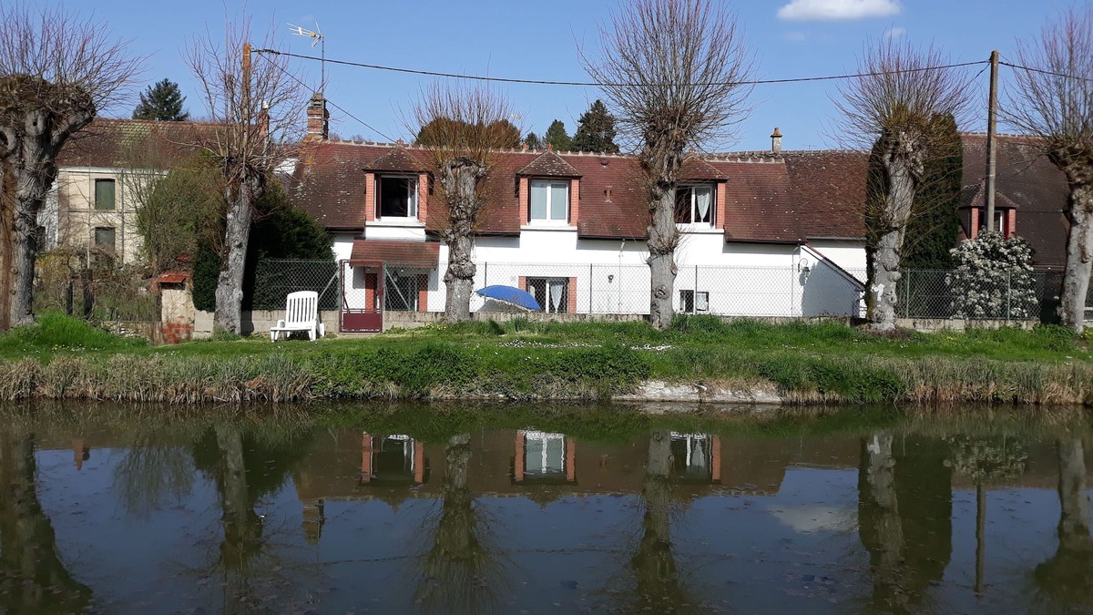 Mennetou-sur-Cher House | Cottage detached house by the canal
