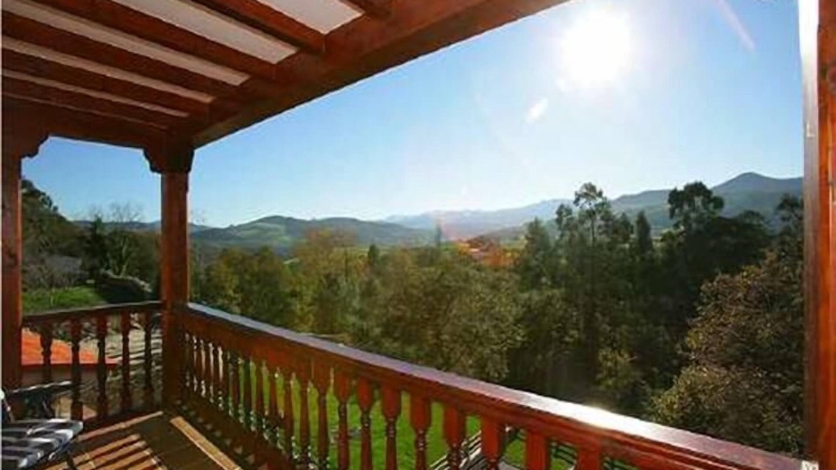 Ribadedeva Apartment | Cottage divided in apartm. 4 to 14 people, to the beach 2.5 Km. to Picos 20 Km.