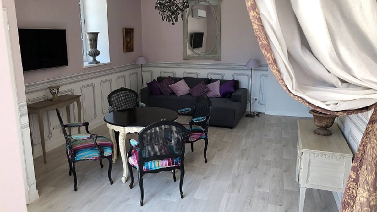 Azay-le-Rideau House | Cottage du chateau for 4 people – 90 M²- 2 bedrooms – 2 bathrooms – pool