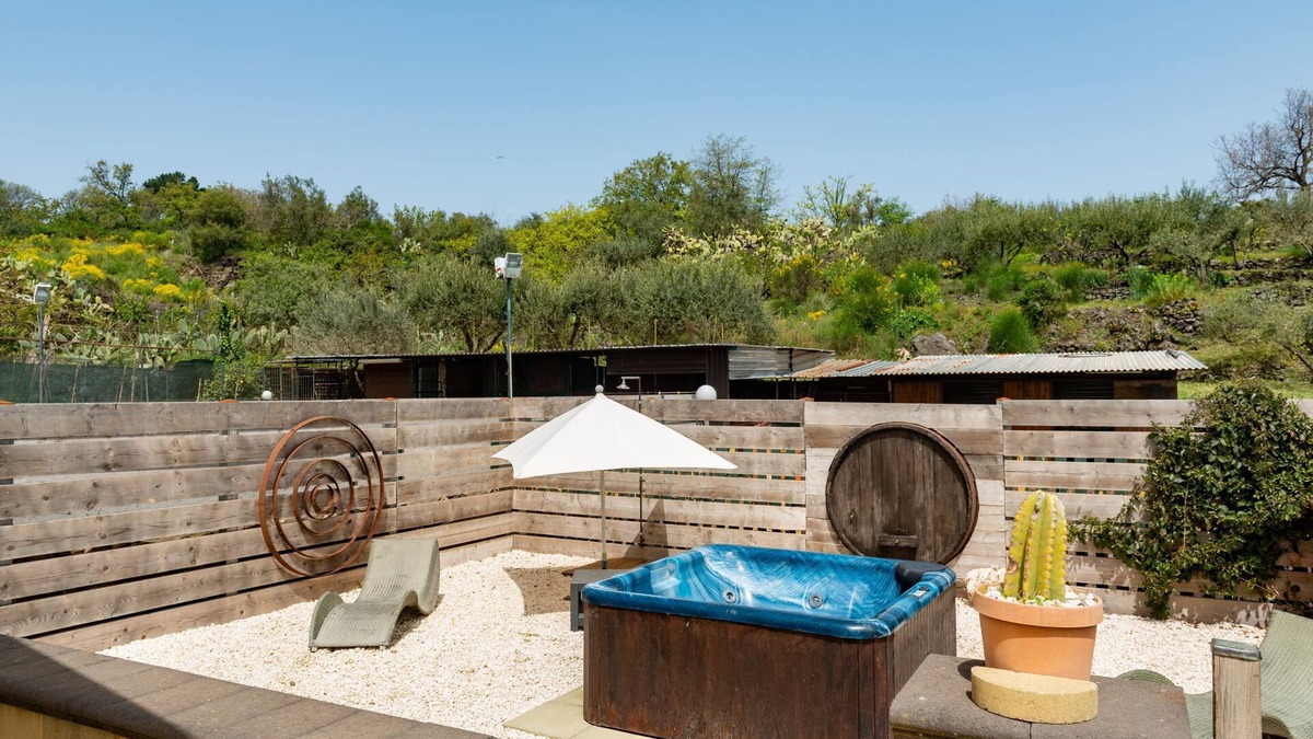 Piedimonte Etneo House | Cottage 'Etna Ranch' with Wi-Fi, Garden & Air Conditioning
