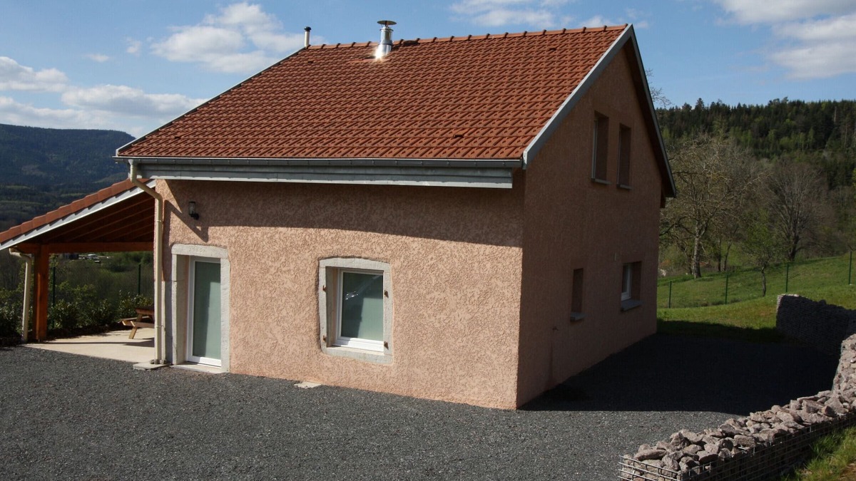 Combrimont Cottage | Cottage for 4 with covered terrace, private parking, pet-friendly