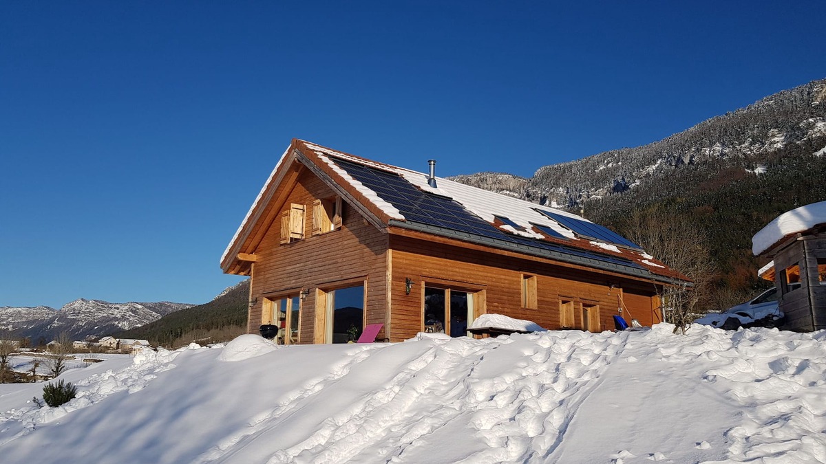 Saint-Julien-en-Vercors Ski Chalet | Cottage in a wooden chalet in the heart of Vercors