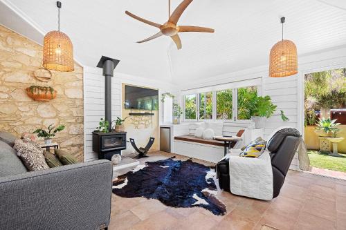 Palmyra Villa | Cottage Gem - 2br Parkside Retreat