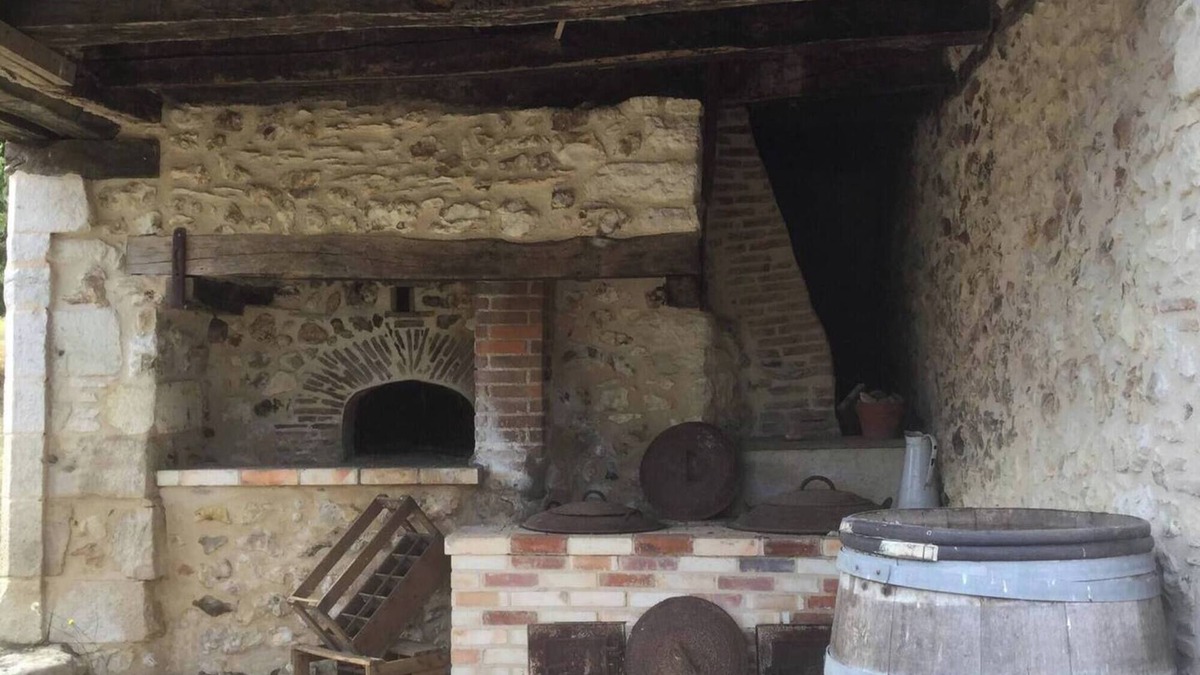 Fossemagne Cottage | Cottage 'Gite Cosy En Pierres Apparentes' with Private Pool, Terrace and Shared Garden