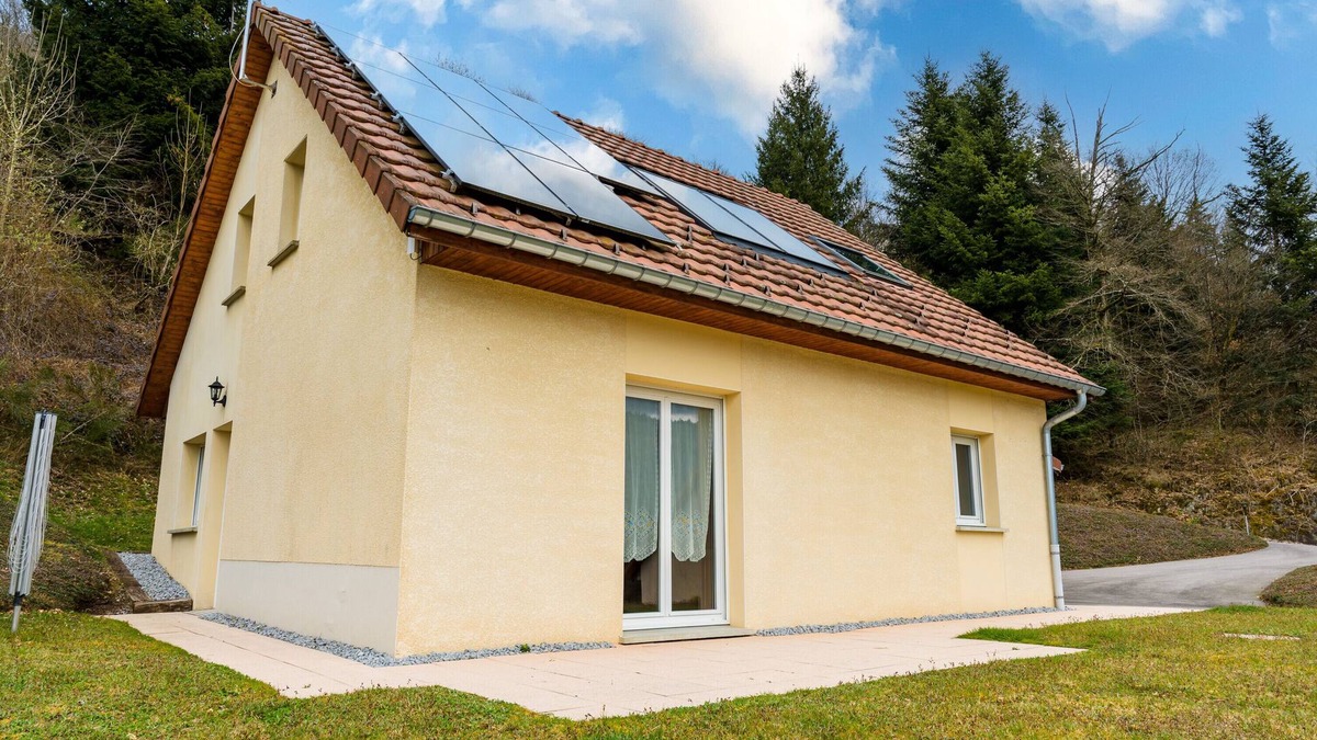 Rupt-sur-Moselle Cottage | Cottage 'Gîte Sanglier' with Shared Terrace, Wi-Fi and Air Conditioning
