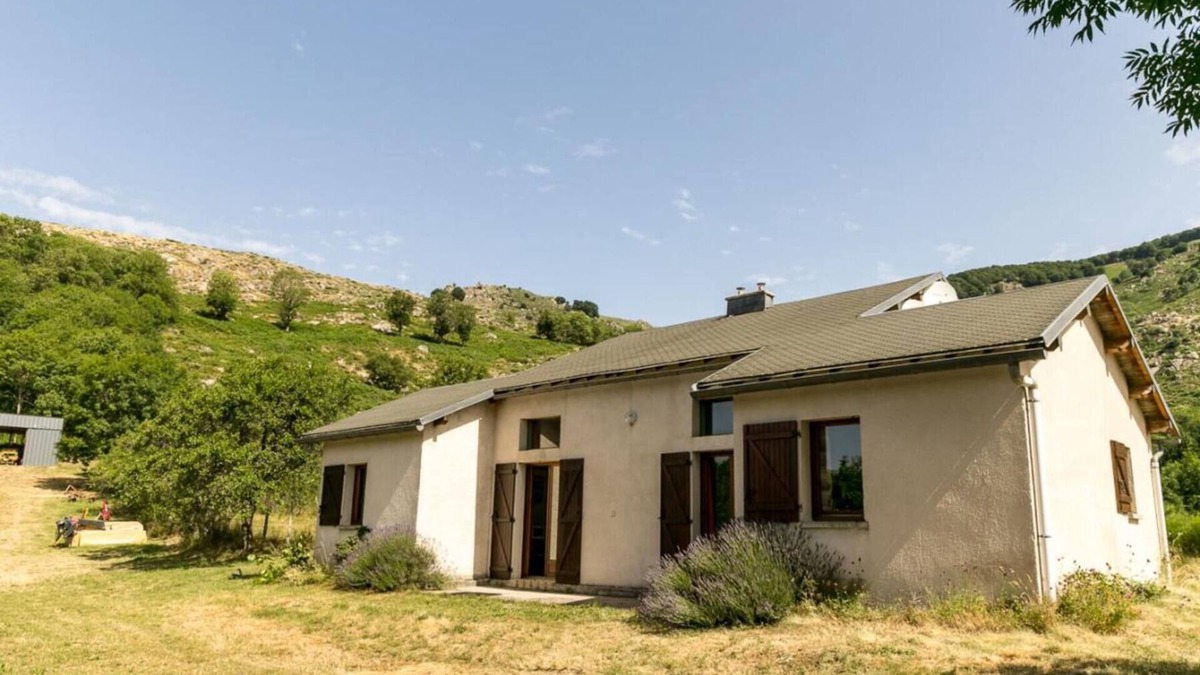 Dourbies House | Cottage 'Gite Saint Guiral' with Mountain View, Private Terrace and Private Garden