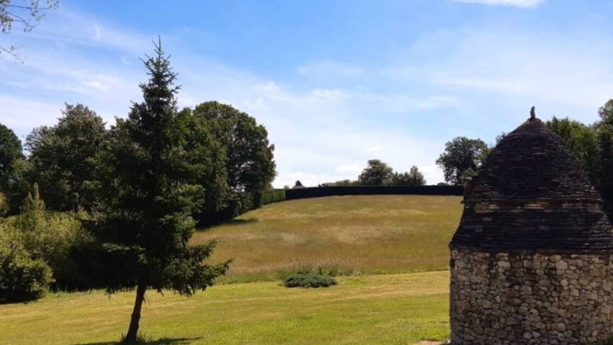 Fossemagne Cottage | Cottage 'Gite Xl 8 Personnes' with Private Pool, Private Terrace and Shared Garden