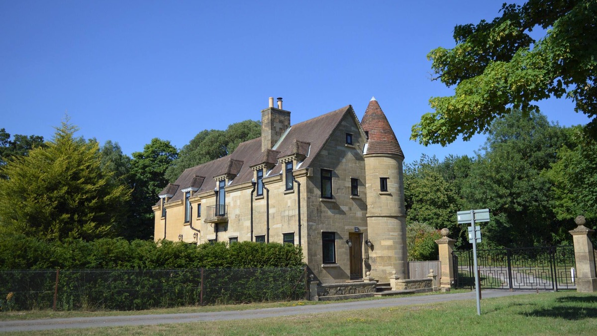 Staplefield House | Cottage House at East Lodge Bolney