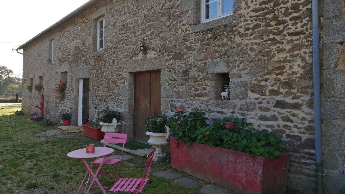 Moulins-le-Carbonnel Other | Cottage in a farm for 6 people