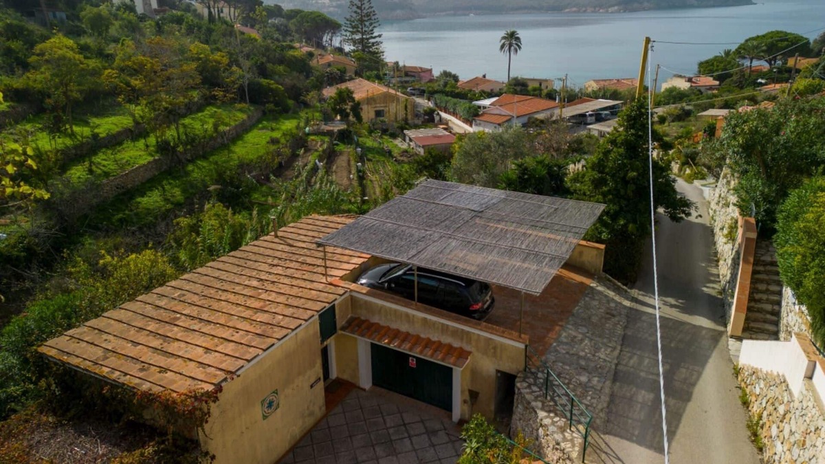 Scaglieri Apartment | Cottage Il Prado on the beach of Forno