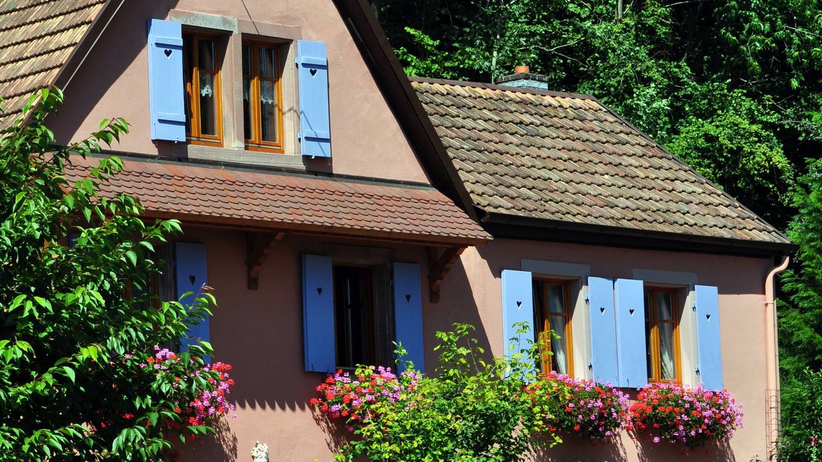 Maisonsgoutte Cottage | Cottage in a quiet and green ski trails near hiking