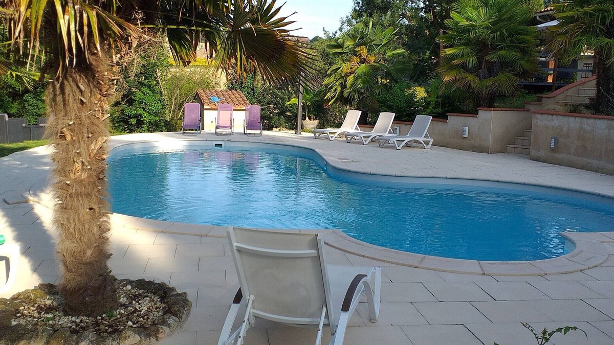 Cezan House | Cottage in beautiful restored farmhouse, countryside. Pool, kitchen pro.