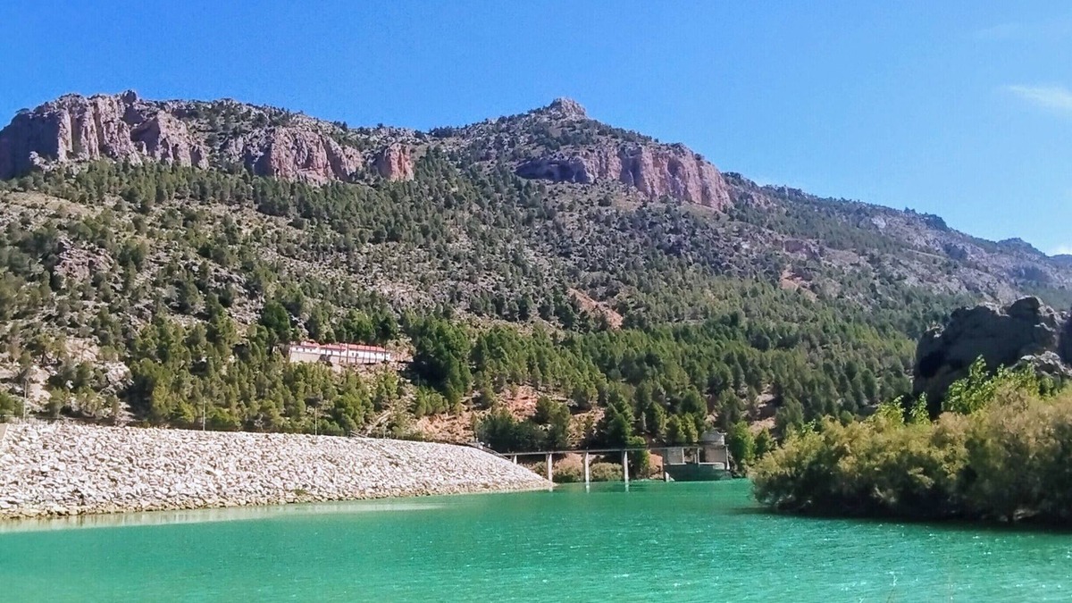 Yeste Cottage | Cottage in hamlet with fireplace, hiking, biking, starry skies, very healthy
